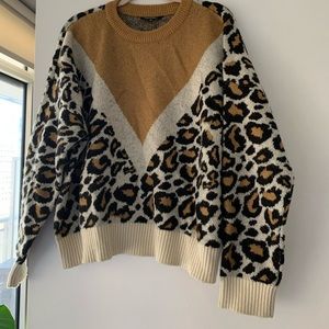 Super cute vintage vibe leopard crop sweater